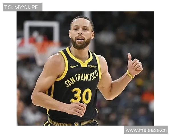 库里轻松出战16分钟贡献11分4篮板3助攻展现实力不凡